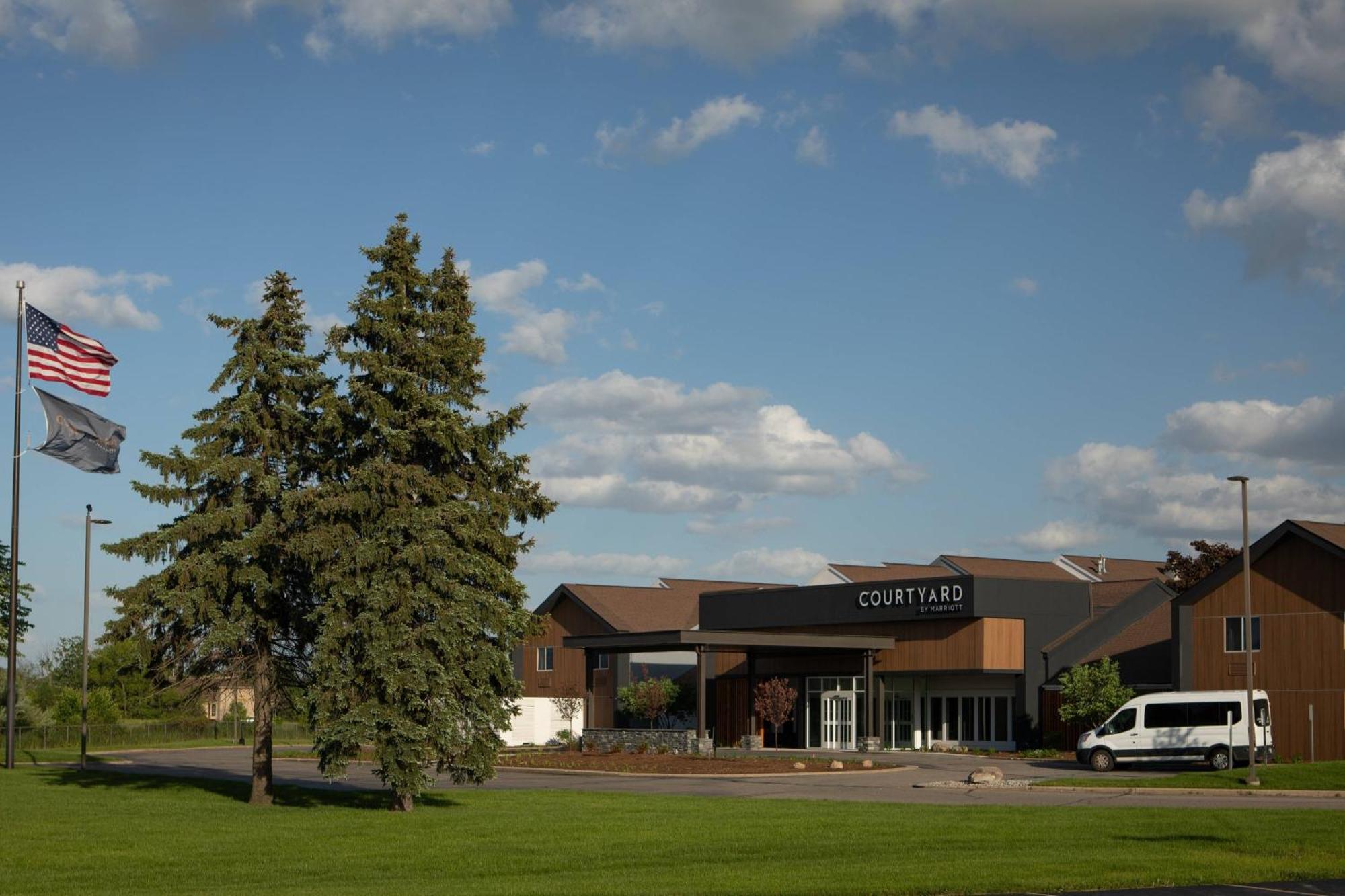 Hotel Courtyard By Marriott Lansing Exterior foto