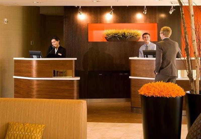 Hotel Courtyard By Marriott Lansing Exterior foto